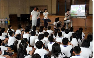 小学校での田植え（講演）